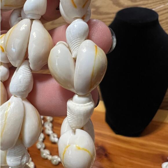 Vintage Lot Puka Cowrie Shell Hawaiian Aloha Necklaces 4 Piece Aloha Surf Boho - Picture 7 of 15